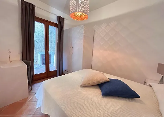 - Le Bacche Di Maiorca * Budoni